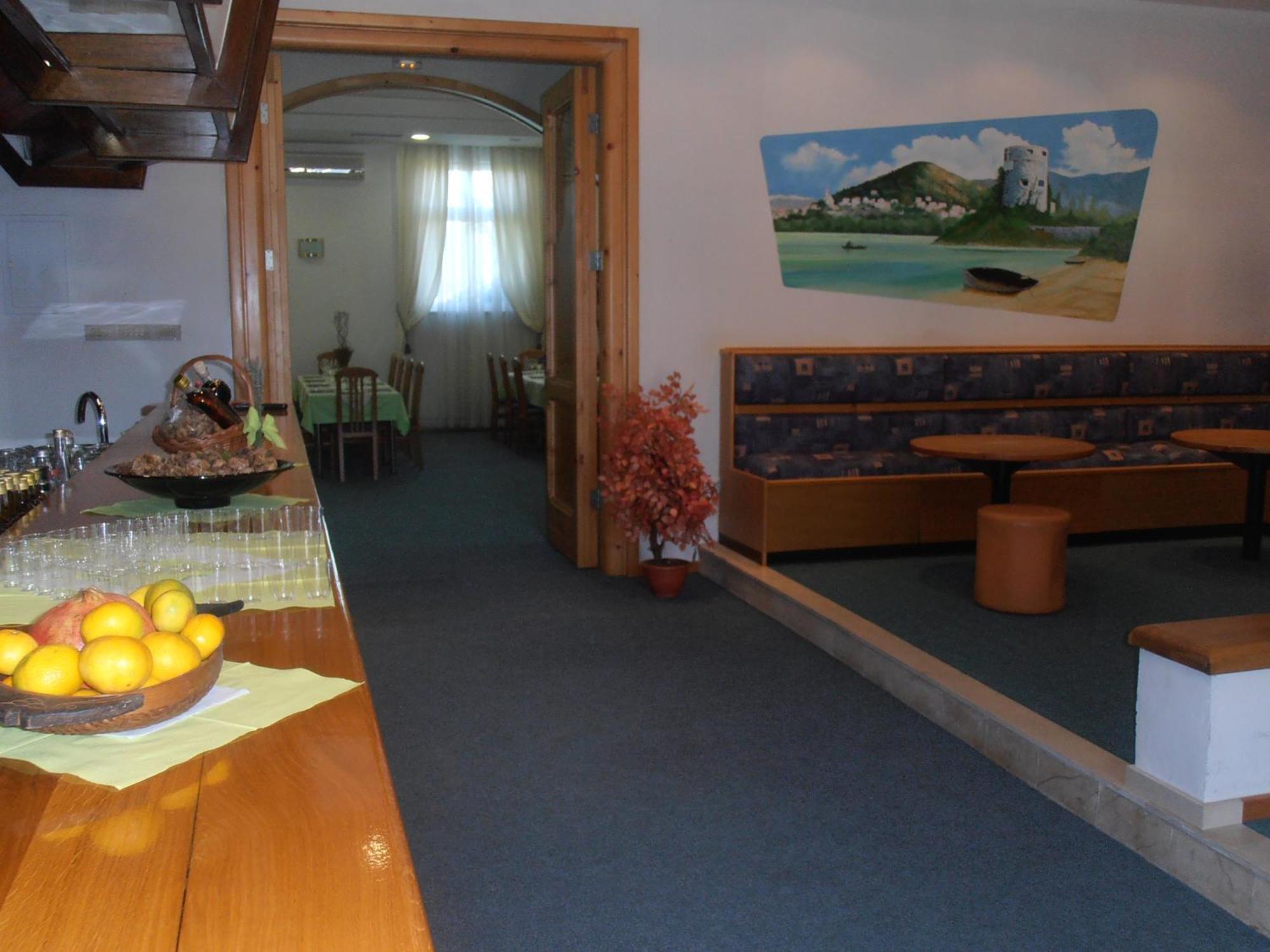 Hotel Metkovic Exterior photo
