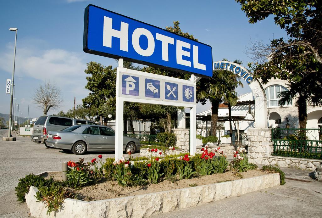 Hotel Metkovic Exterior photo
