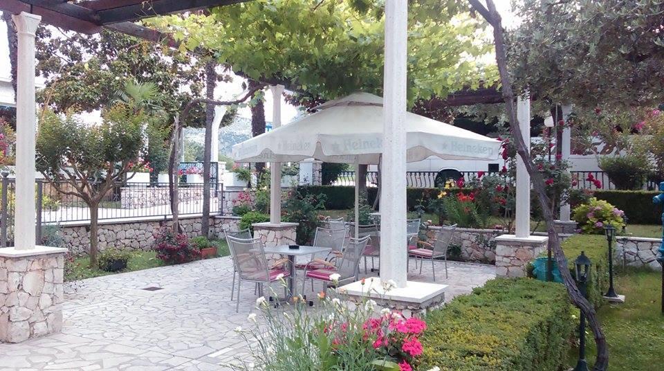 Hotel Metkovic Exterior photo